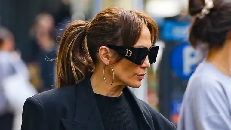 Jennifer Lopez Puts Her Navy Outfit Into Overdrive With a Matching Birkin-0