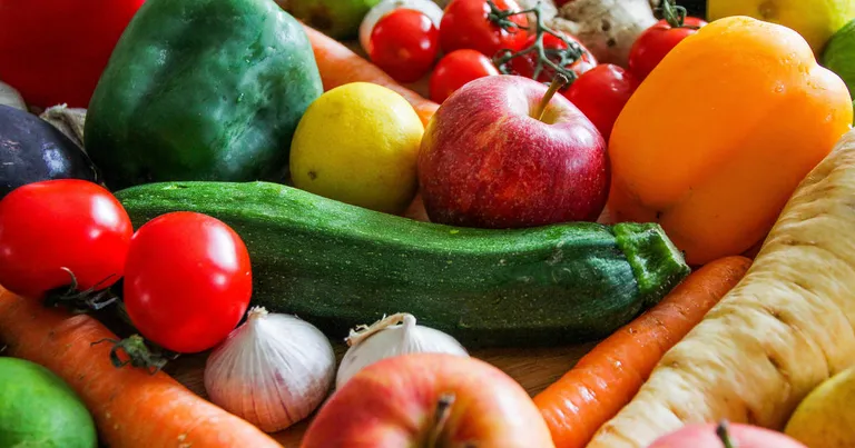  zucchini courgette cucumber cuke bell pepper head cabbage-0