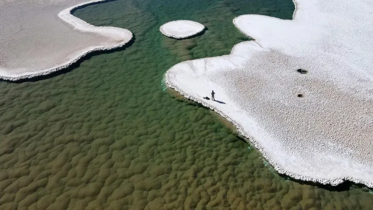  sandbar sand bar seashore coast seacoast sea-coast promontory headland head foreland lakeside lakeshore-0