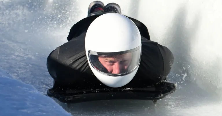  bobsled bobsleigh bob snowmobile go-kart crash helmet-0