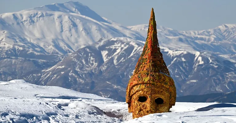  mask birdhouse alp stupa tope-0