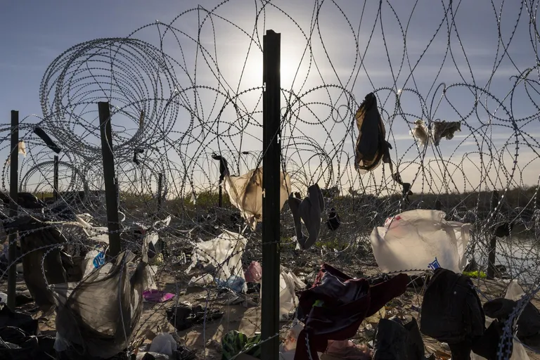  plastic bag worm fence snake fence snake-rail fence Virginia fence chainlink fence prison prison house-0