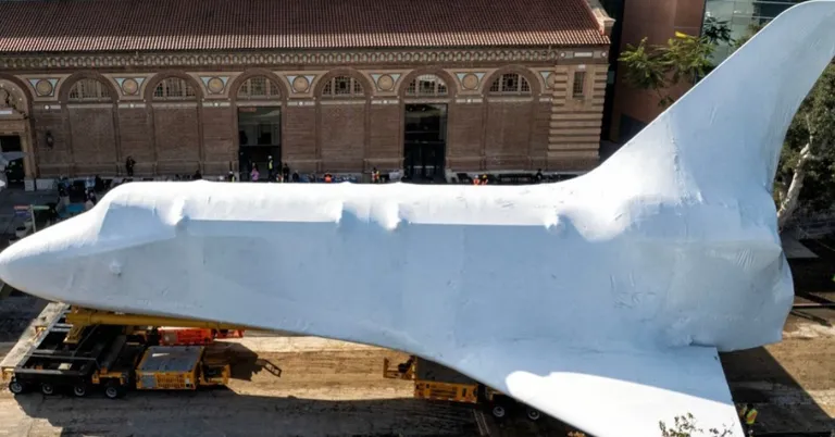  airliner warplane military plane wing space shuttle-0