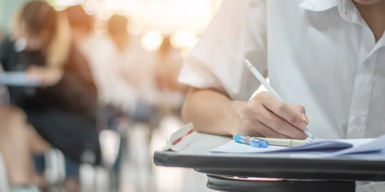  desk notebook notebook computer hand-held computer hand-held microcomputer lab coat laboratory coat-0