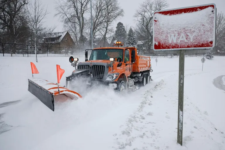  snowplow snowplough plow plough tow truck tow car wrecker shovel-0