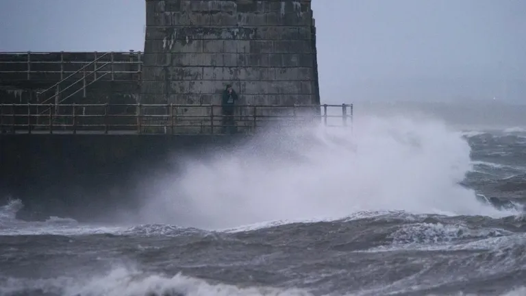  beacon lighthouse beacon light pharos breakwater groin groyne mole bulwark seawall jetty promontory headland head foreland seashore coast seacoast sea-coast-0