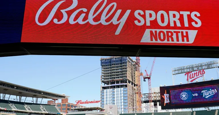  scoreboard street sign crane ballplayer baseball player-0