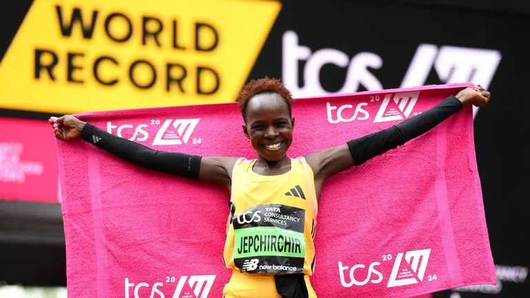 Jepchirchir sets women's-only marathon record-0