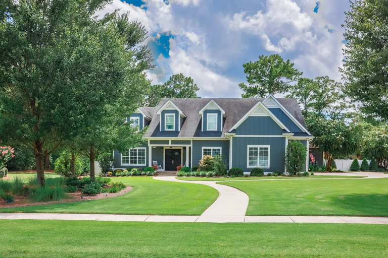  lakeside lakeshore patio terrace boathouse picket fence paling-0