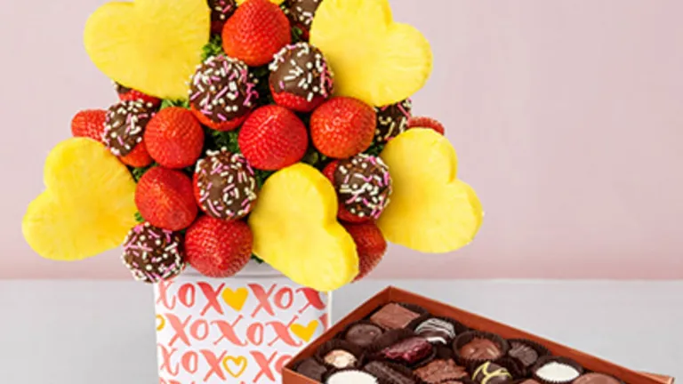  strawberry hamper pineapple ananas confectionery confectionary candy store-0