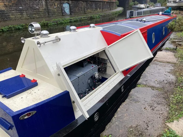  fireboat boathouse lifeboat amphibian amphibious vehicle-0