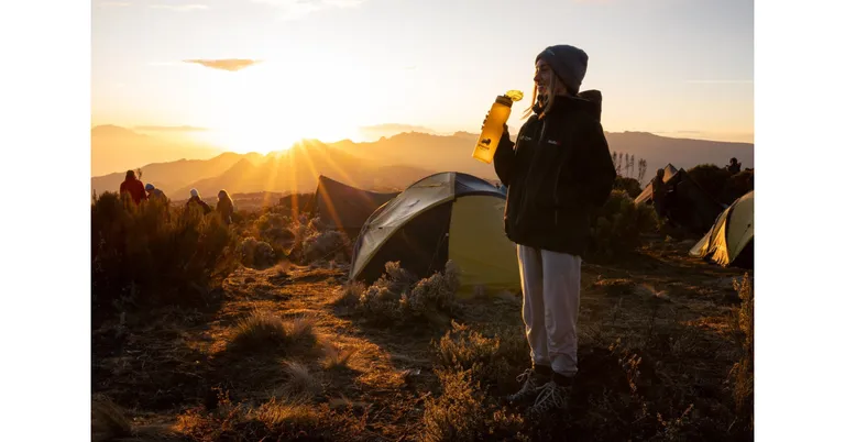  mountain tent sleeping bag beer bottle water bottle-0