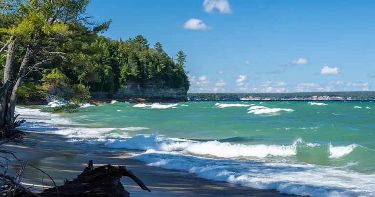  seashore coast seacoast sea-coast promontory headland head foreland lakeside lakeshore sandbar sand bar-0